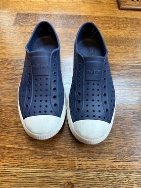 Native kids size 4 in navy